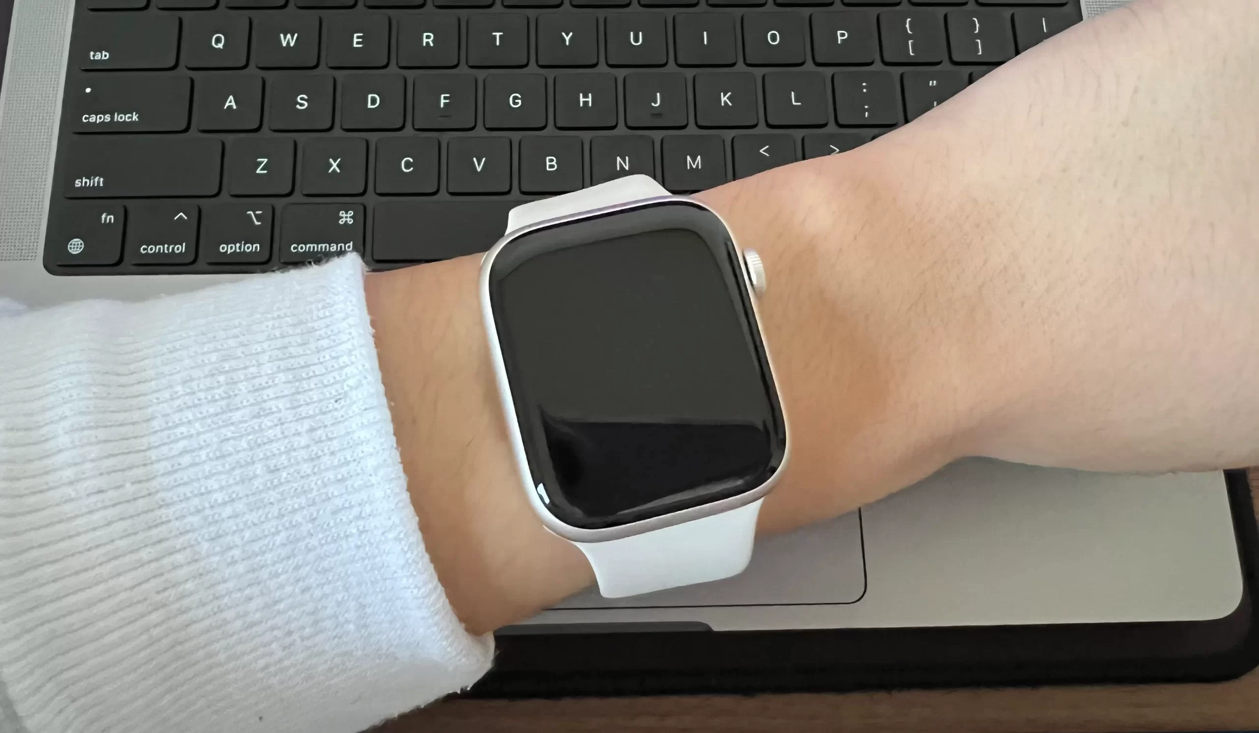 Apple Watch7 実機レビュー使用感は？ 大きい画面で操作が快適 